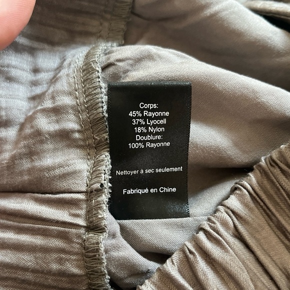 ASTR Terra Bella Square Neck Tie Strap Crop Top in mushroom | Gray | Large - Picture 10 of 11